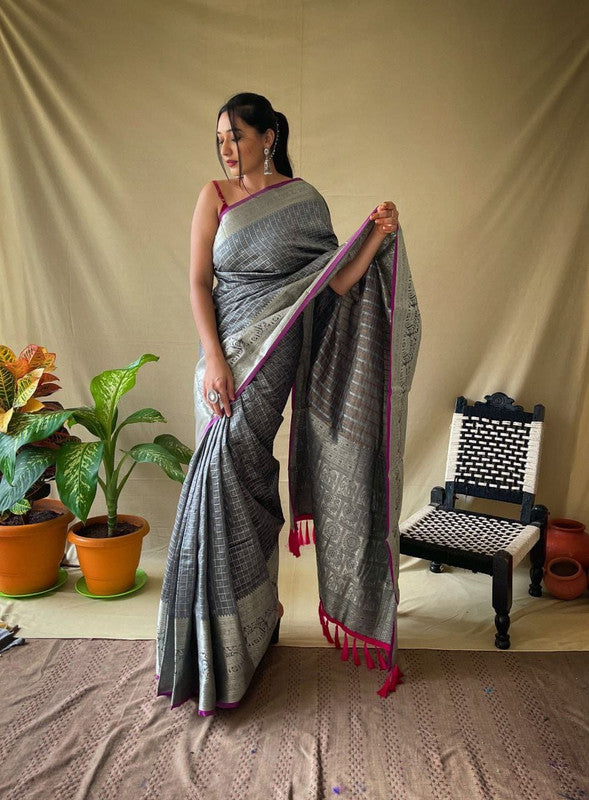 Khicha Checks Woven Silk Saree with Kanchipuram Border image 6