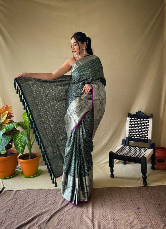 Khicha Checks Woven Silk Saree with Kanchipuram Border image 3