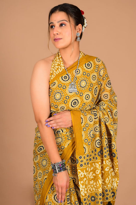 Pure Cotton Mulmul Circular Floral Block Print Saree image 3